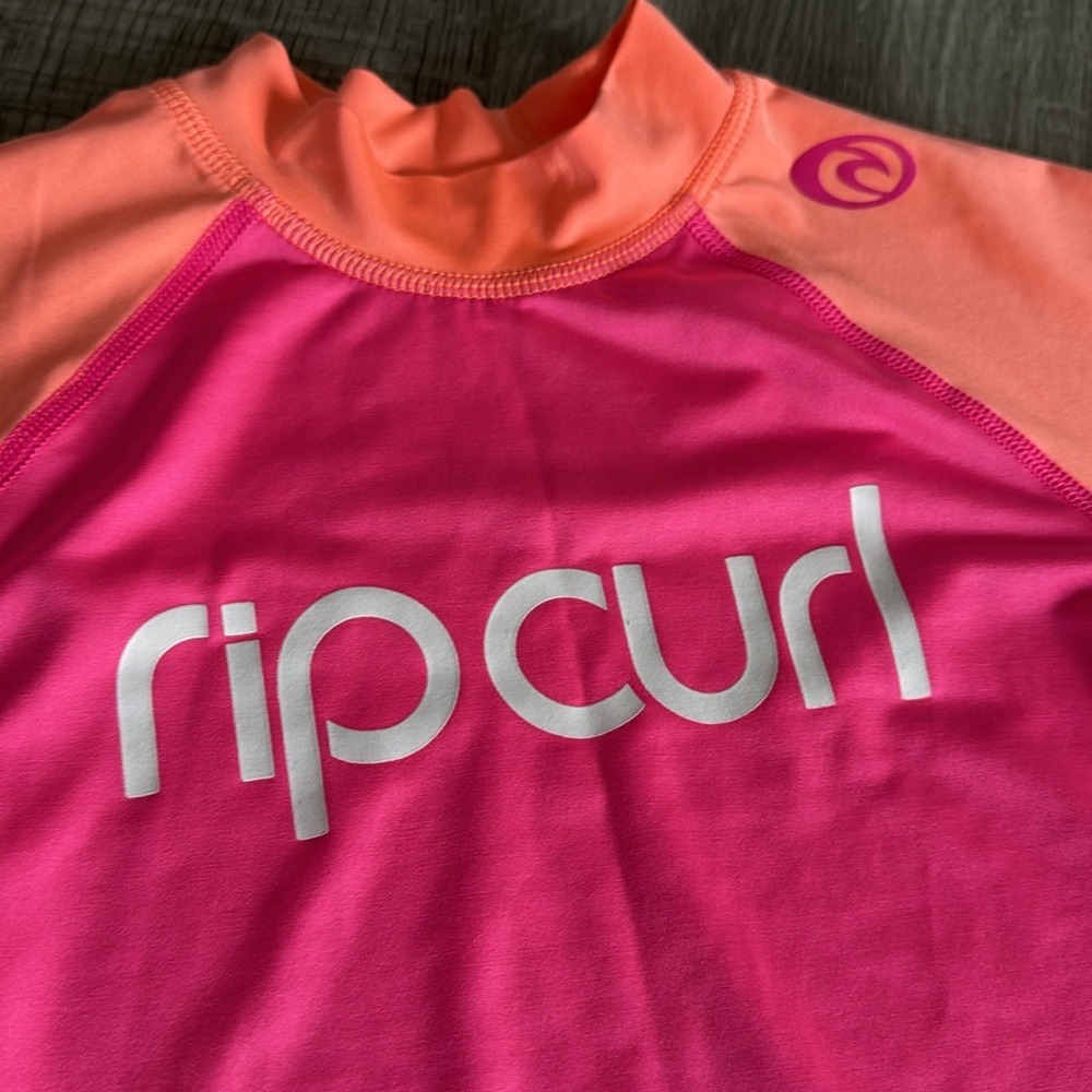 Girls Rip Curl Rashguard - Picture 2 of 4